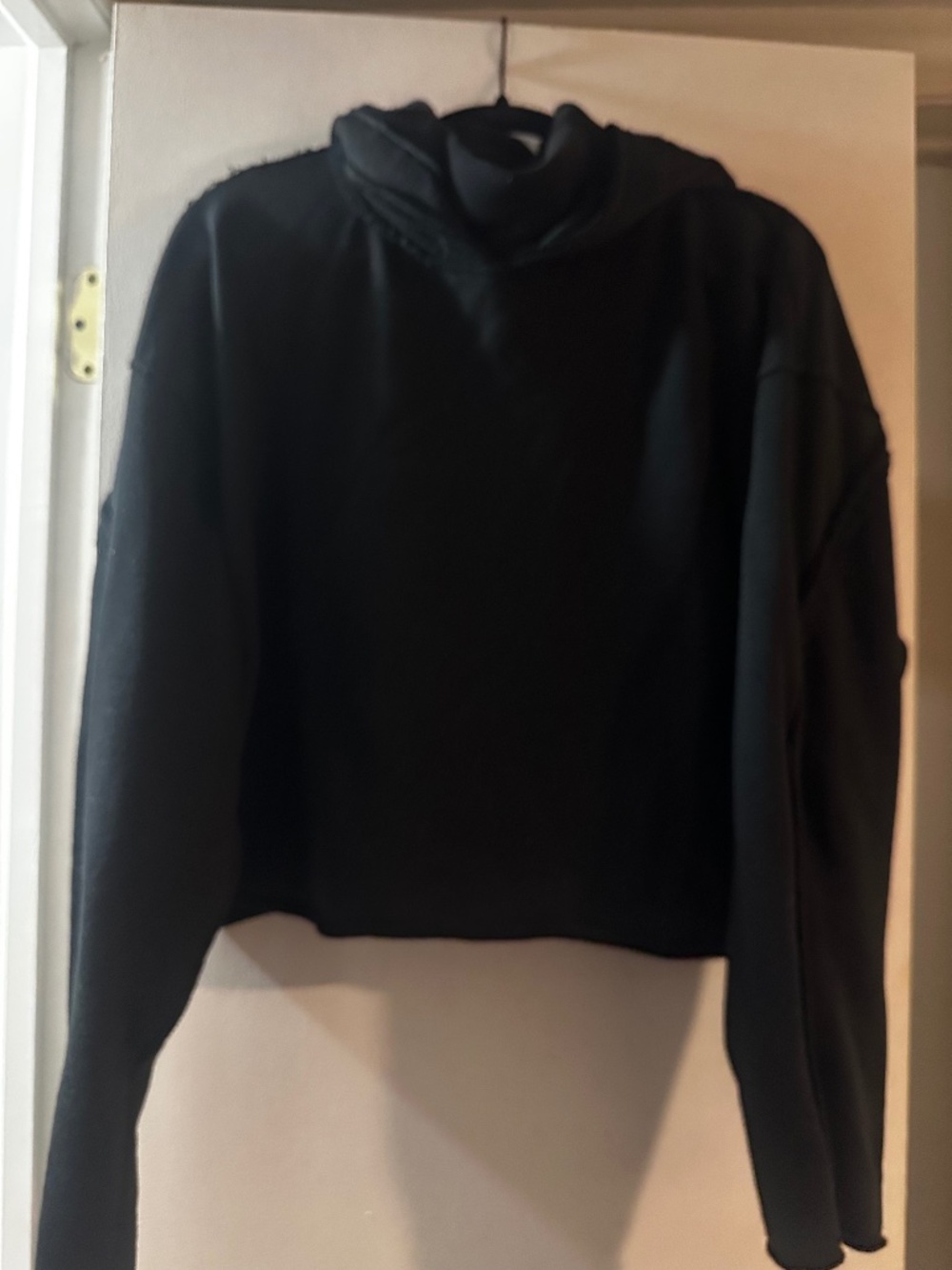 Alo Yoga Effortless Cropped Hoodie Black Raw Edge Sweatshirt